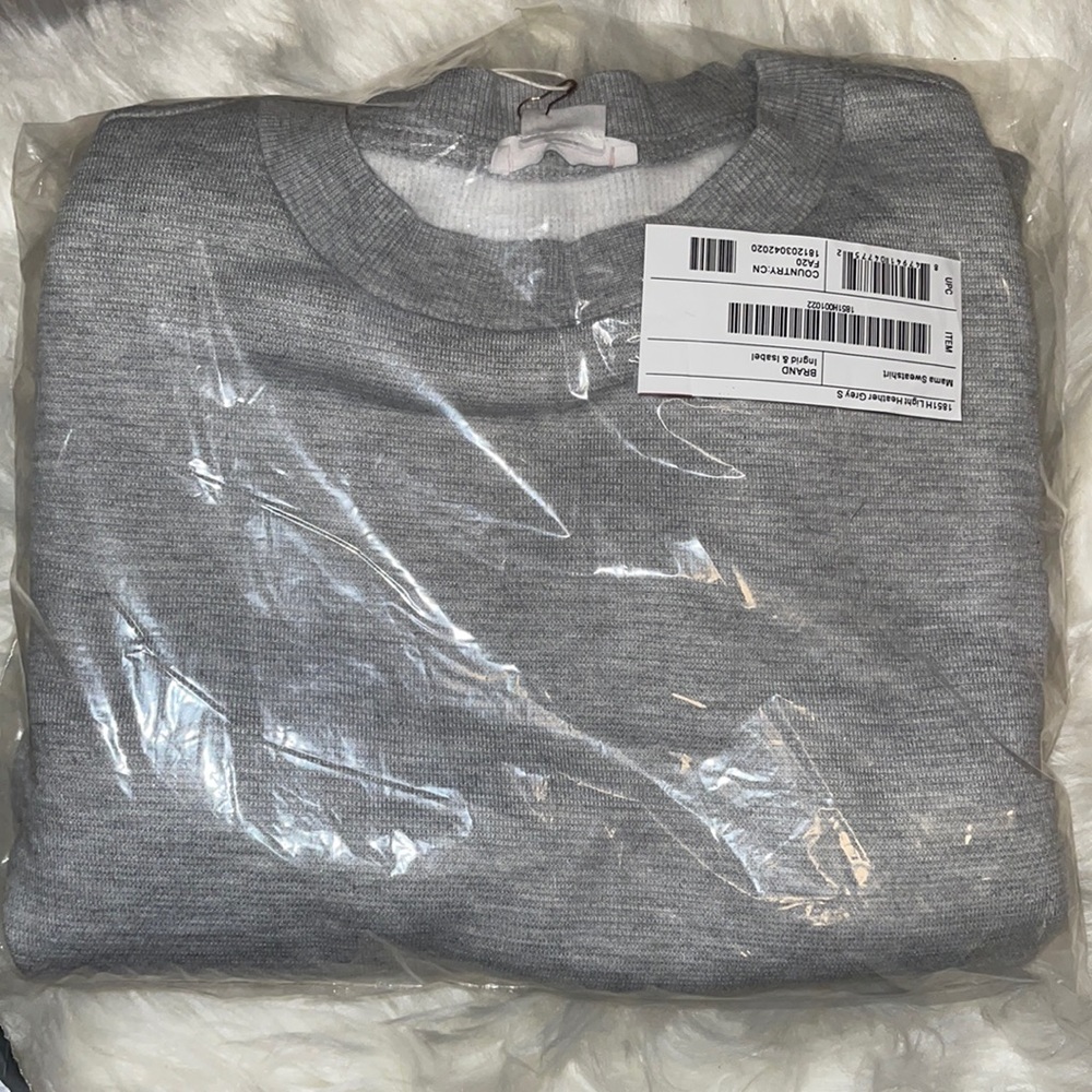Ingrid & Isabel mama sweatshirt